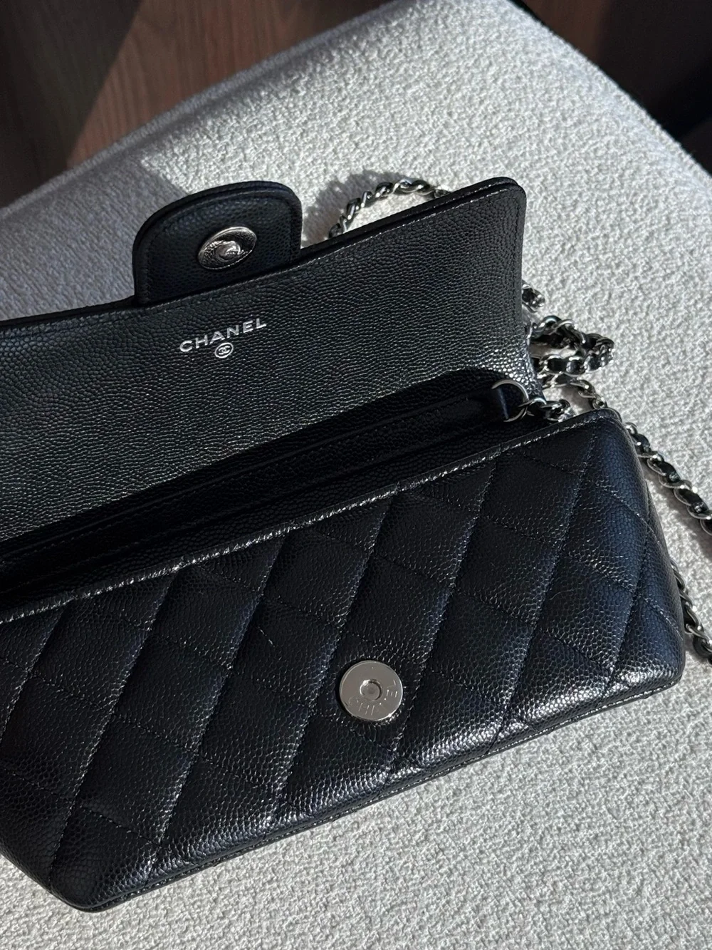 Chanel Clutch in Chain / Black Caviar